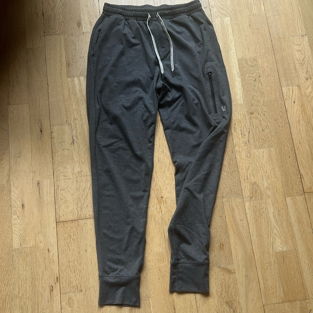 Men’s Vuori joggers